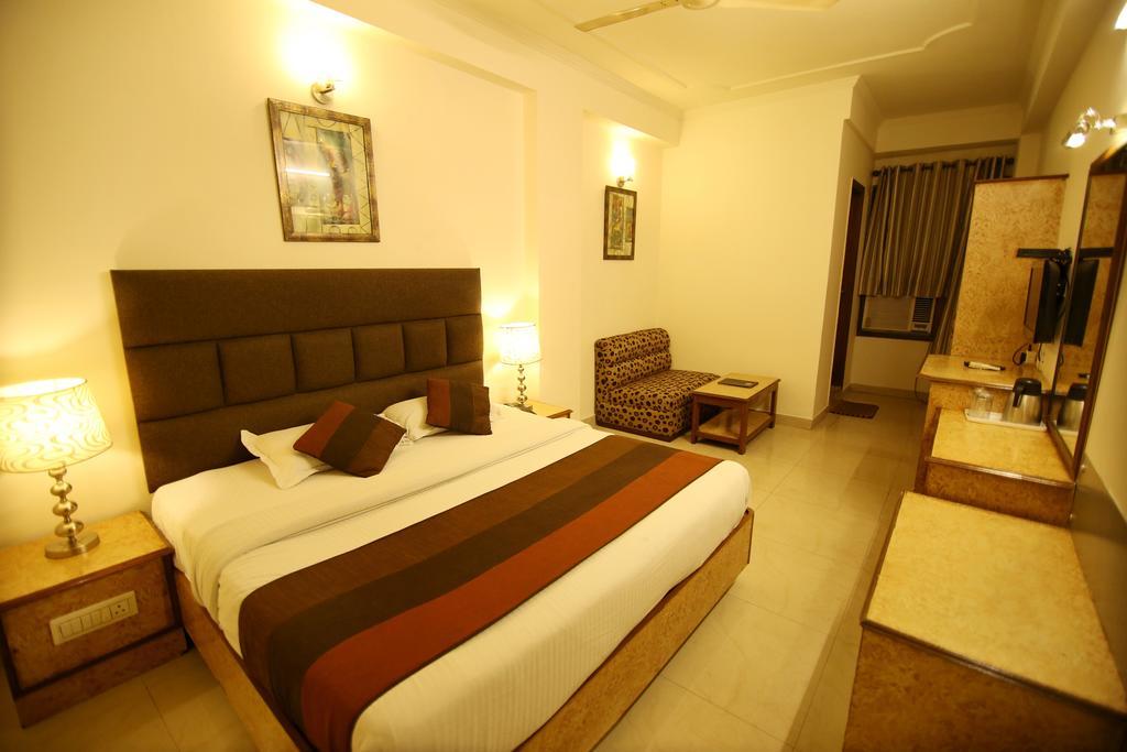 Hotel Parkway Deluxe Нью-Дели Экстерьер фото
